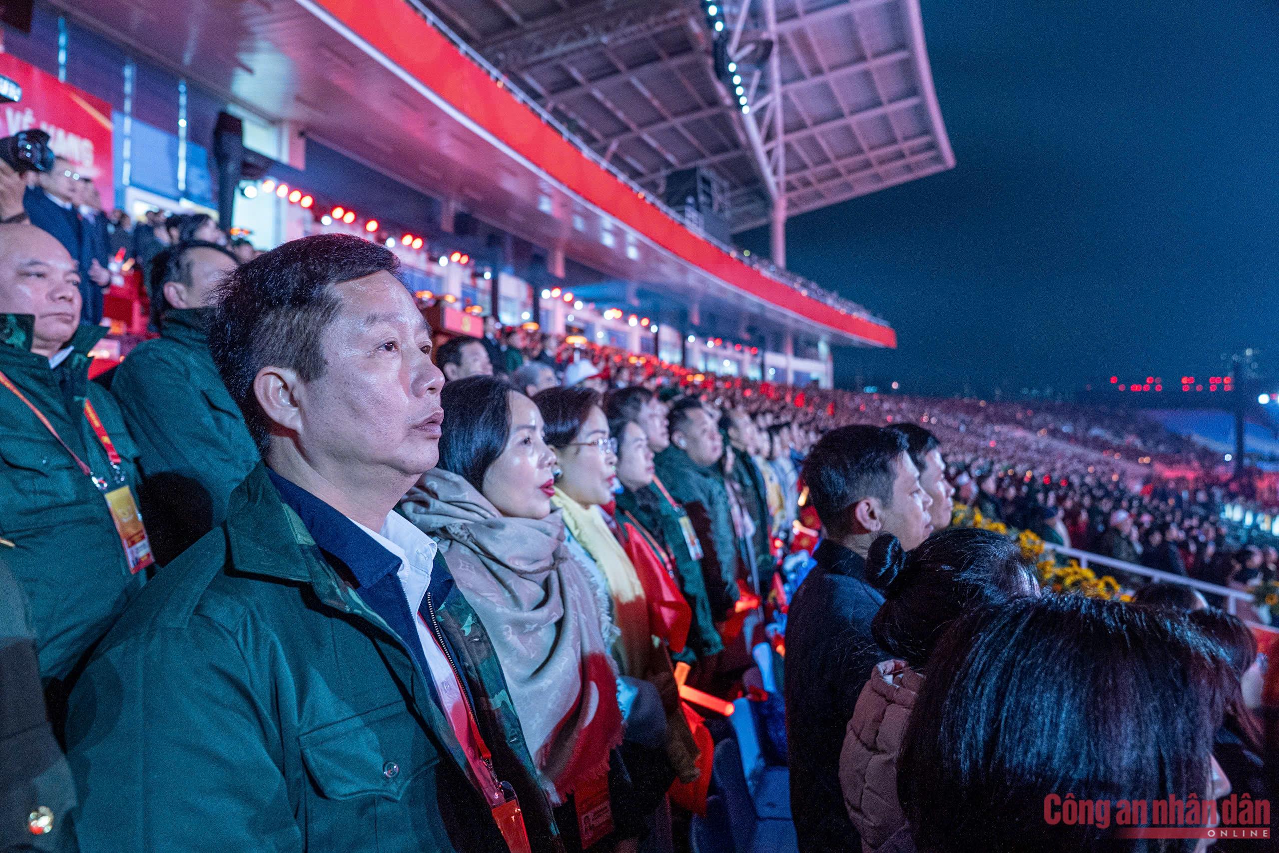 “Dưới lá cờ vẻ vang của Đảng” – Bản hùng ca chào mừng thành công Đại hội XIV -0