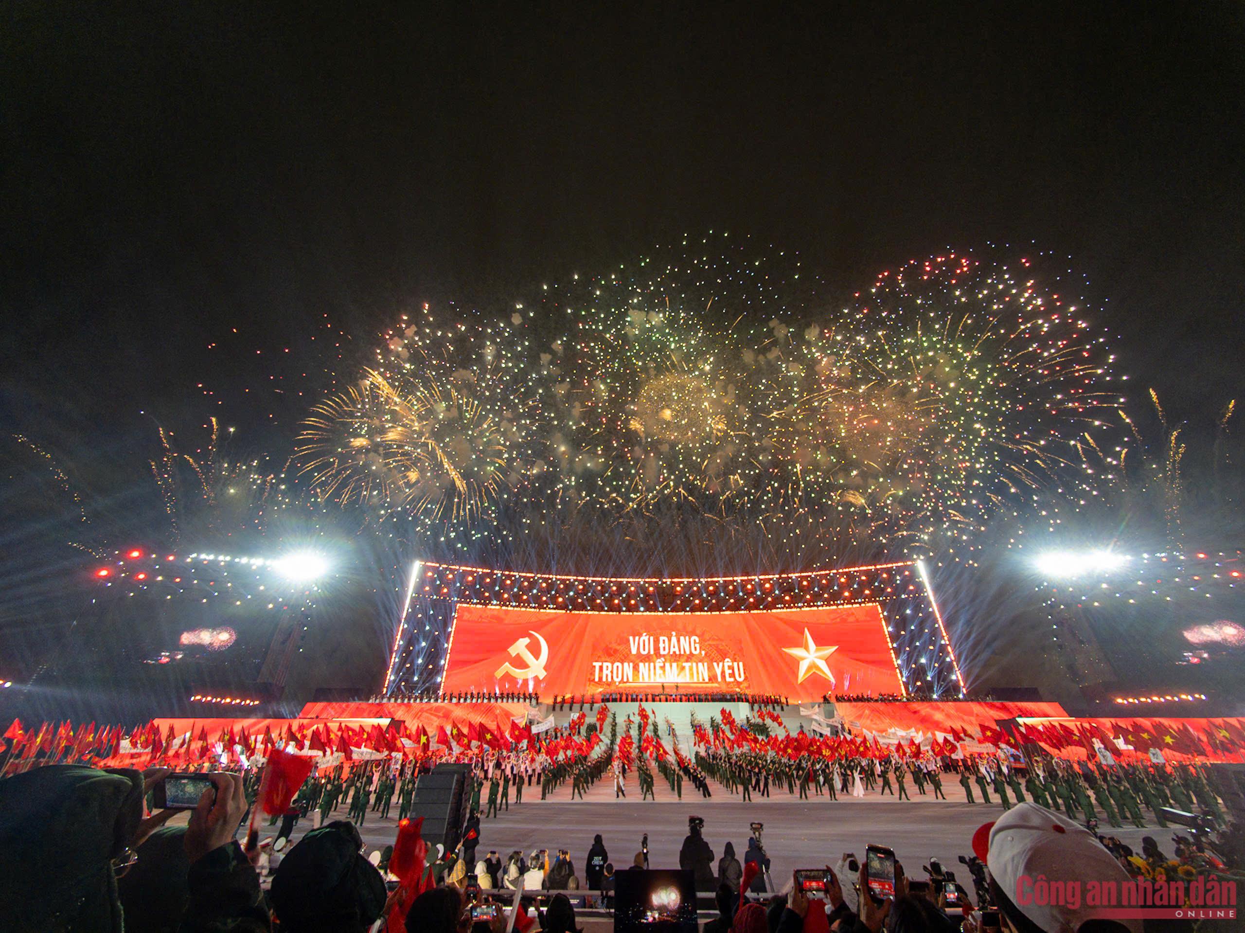 “Dưới lá cờ vẻ vang của Đảng” – Bản hùng ca chào mừng thành công Đại hội XIV -0