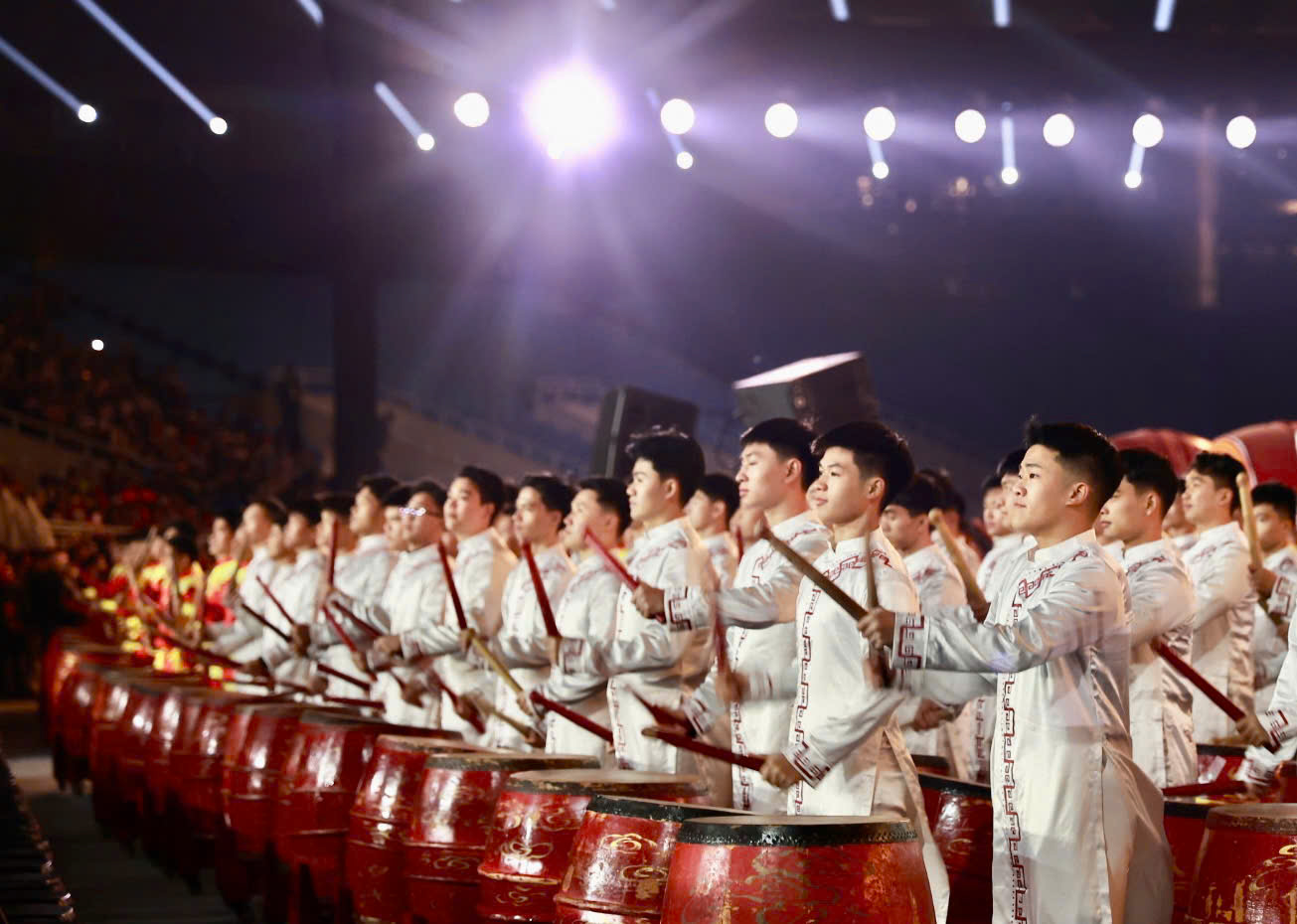 Những hình ảnh ấn tượng của CAND trong chương trình nghệ thuật chào mừng thành công Đại hội Đảng -0