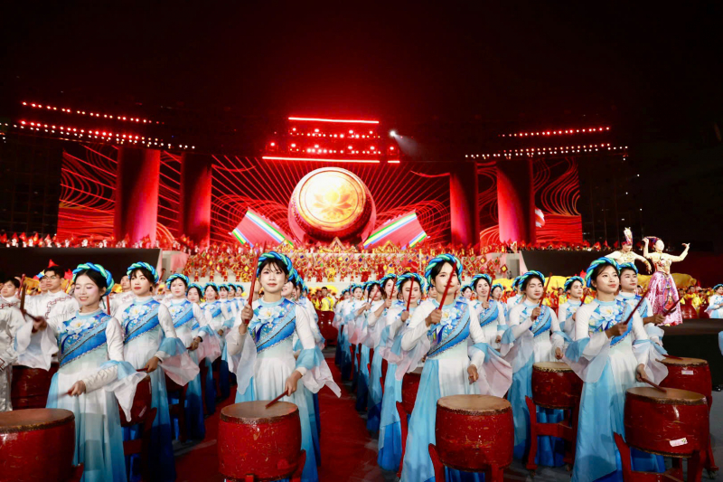 Những hình ảnh ấn tượng của CAND trong chương trình nghệ thuật chào mừng thành công Đại hội Đảng -0