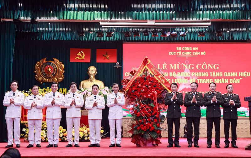 Dấu mốc Anh hùng và trách nhiệm tiên phong trong công tác cán bộ -0