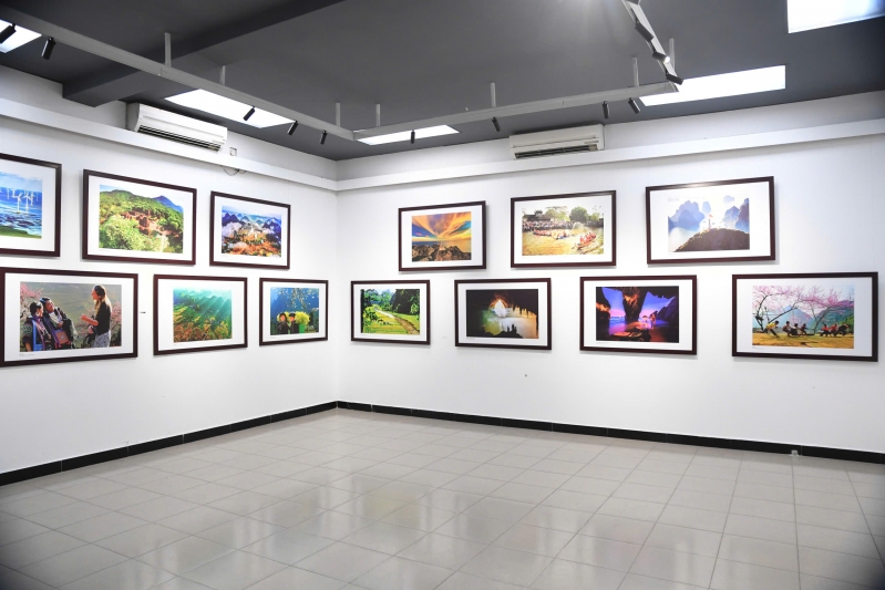 Triển lãm ảnh “Mừng Đảng, Mừng Xuân và Chào mừng thành công Đại hội lần thứ XIV của Đảng”