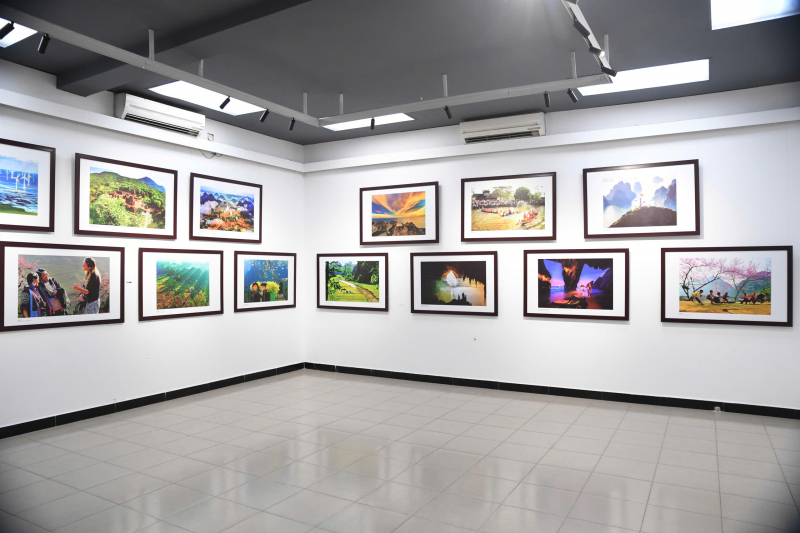 Triển lãm ảnh “Mừng Đảng, Mừng Xuân và Chào mừng thành công Đại hội lần thứ XIV của Đảng” -1