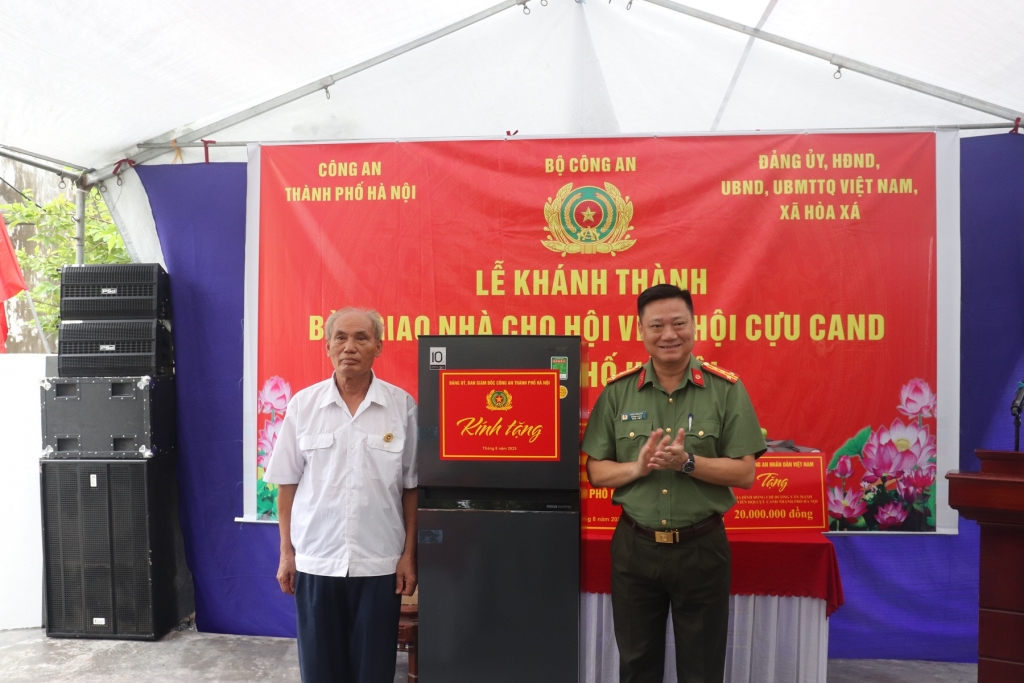 Khánh thành, bàn giao nhà cho hội viên cựu CAND có hoàn cảnh khó khăn tại xã Hòa Xá