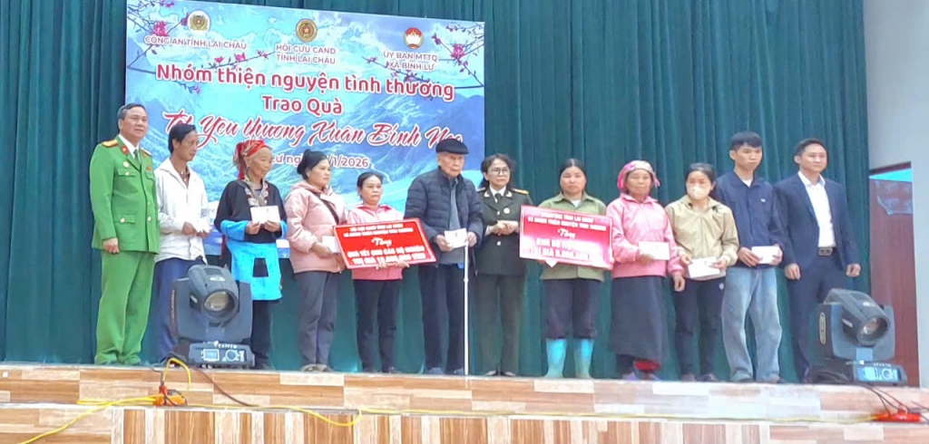 Ấm tình người chiến sĩ Công an nơi rẻo cao Phong Thổ, Bình Lư