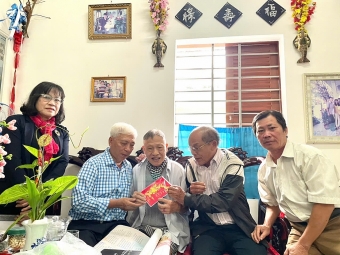 Khánh Hòa: Chi hội Cựu CAND phường Nha Trang thăm, chúc Tết hội viên