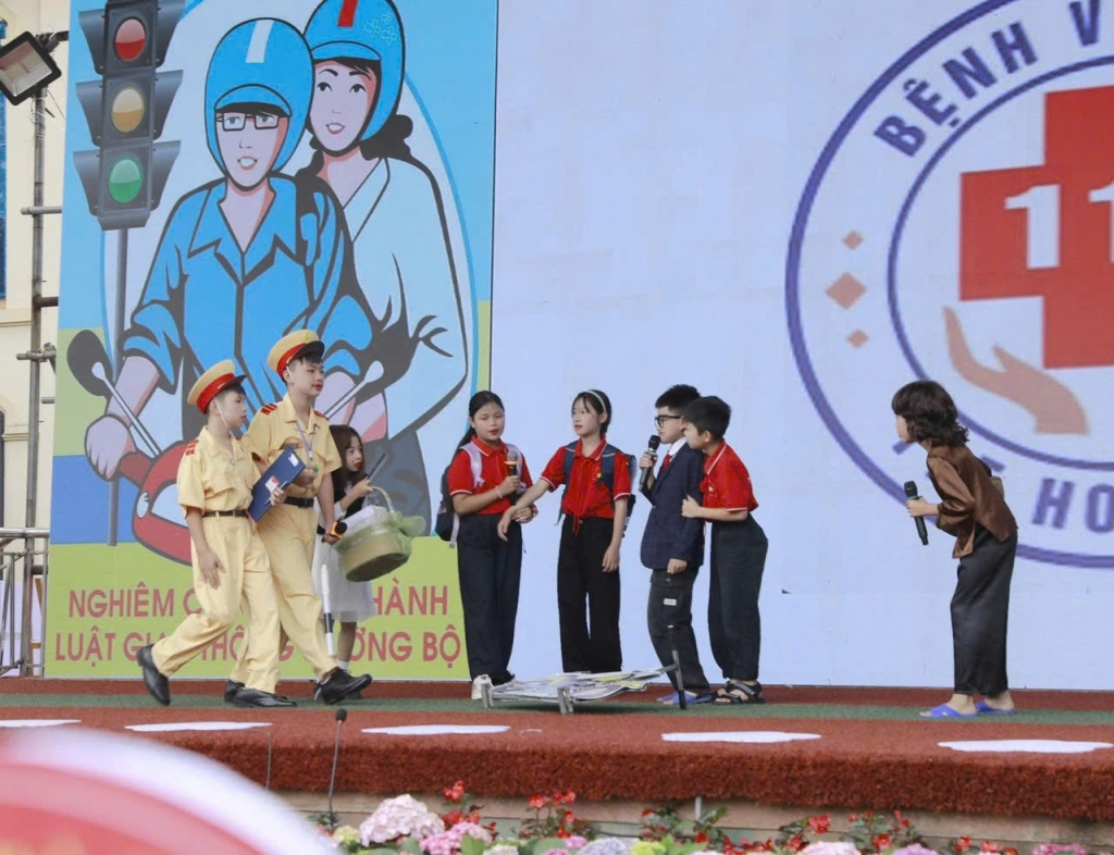 Ươm mầm văn hóa giao thông cho thế hệ tương lai