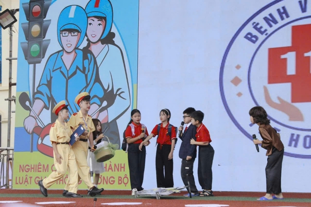 Ươm mầm văn hóa giao thông cho thế hệ tương lai