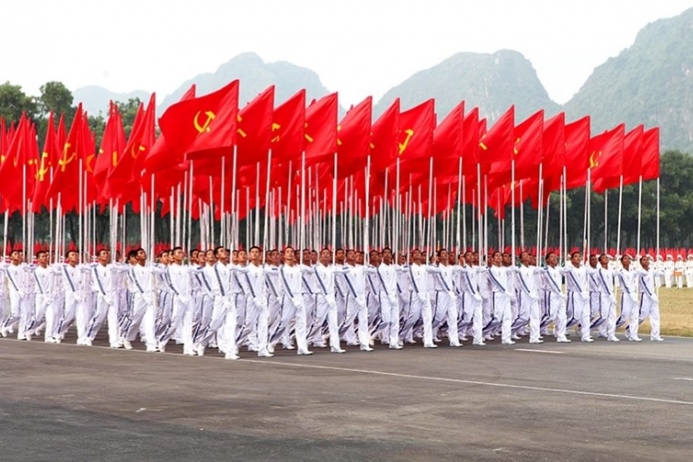 Vững bước dưới cờ Đảng