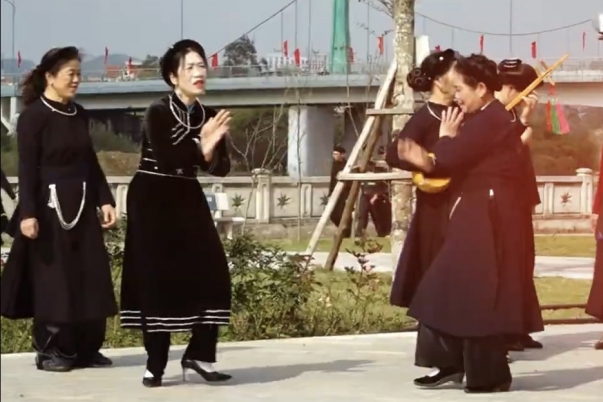 Tôn vinh bản sắc văn hóa và tiềm năng phát triển vùng biên