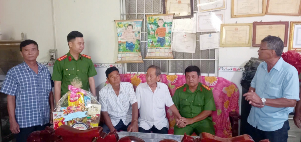 Hội Cựu CAND TP Cần Thơ: Ấm áp nghĩa tình đồng đội trong các hoạt động chăm lo Tết Bính Ngọ 2026