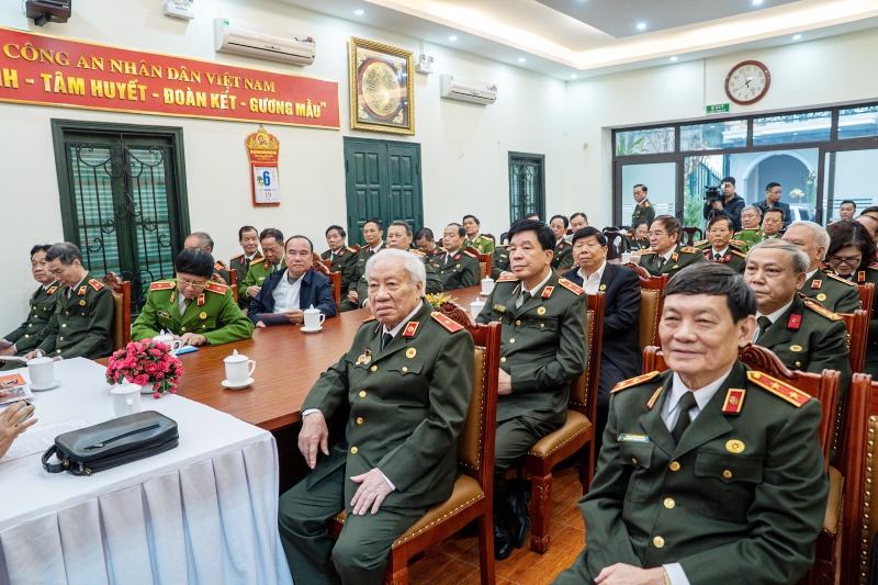 Bí thư Thành ủy Hà Nội Nguyễn Duy Ngọc thăm và chúc Tết Hội Cựu CAND Việt Nam