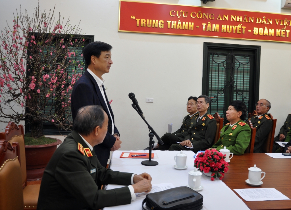 Bí thư Thành ủy Hà Nội Nguyễn Duy Ngọc thăm và chúc Tết Hội Cựu CAND Việt Nam