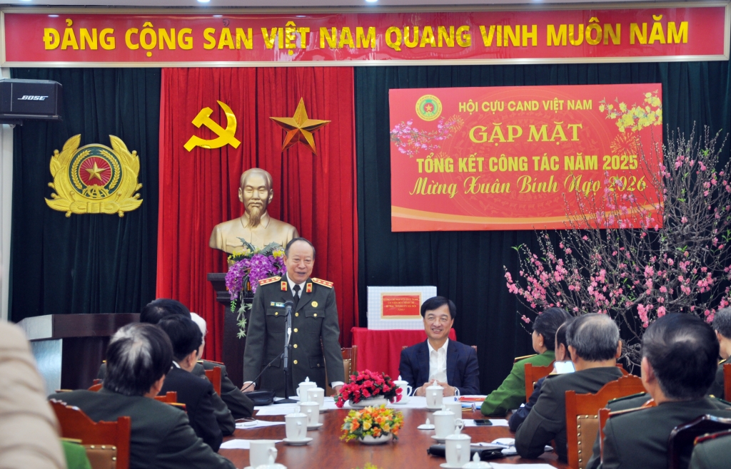 Bí thư Thành ủy Hà Nội Nguyễn Duy Ngọc thăm và chúc Tết Hội Cựu CAND Việt Nam