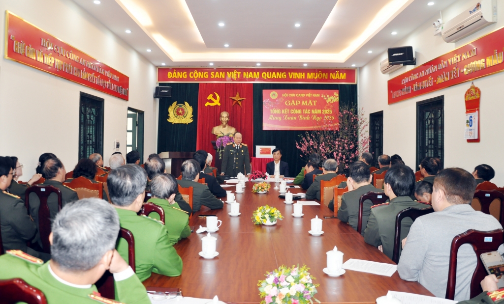 Bí thư Thành ủy Hà Nội Nguyễn Duy Ngọc thăm và chúc Tết Hội Cựu CAND Việt Nam