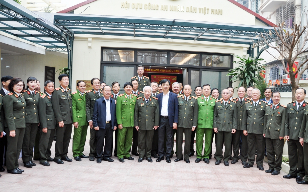 Bí thư Thành ủy Hà Nội Nguyễn Duy Ngọc thăm và chúc Tết Hội Cựu CAND Việt Nam