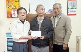 Ninh Bình: Chi hội Cựu CAND phường Phủ Lý thăm hỏi, tặng quà Tết hội viên có hoàn cảnh khó khăn