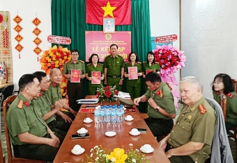 Khánh Hòa: Chi hội Cựu CAND phường Nha Trang tổng kết công tác năm 2025 và kết nạp hội viên mới