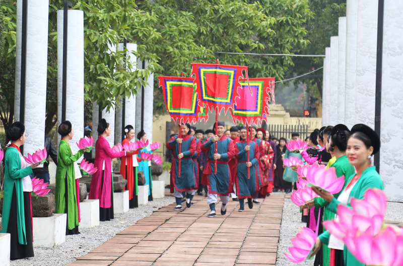 Khai mạc chương trình