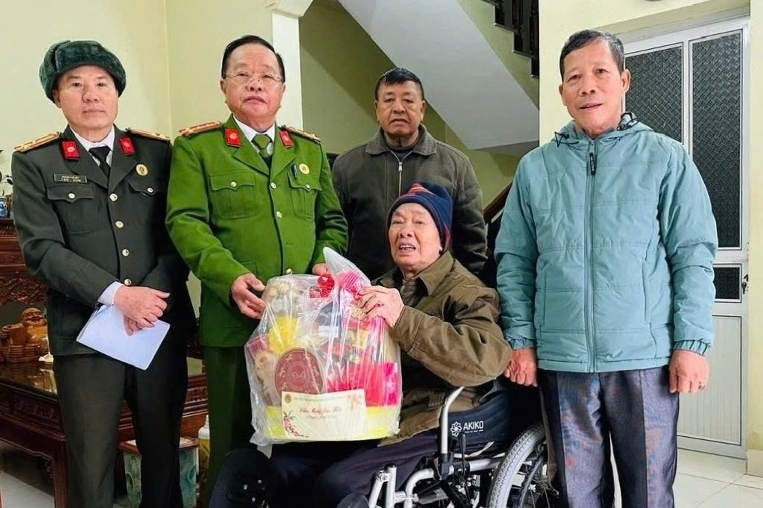 Ấm áp nghĩa tình đồng đội của Hội Cựu CAND tỉnh Bắc Ninh nhân dịp Tết đến, Xuân về