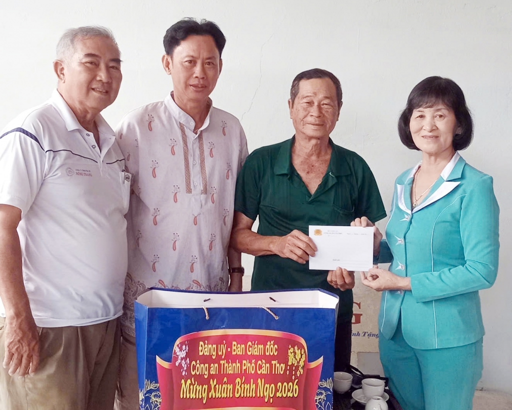 Tết Bính Ngọ ấm áp nghĩa tình với hội viên cựu CAND TP Cần Thơ