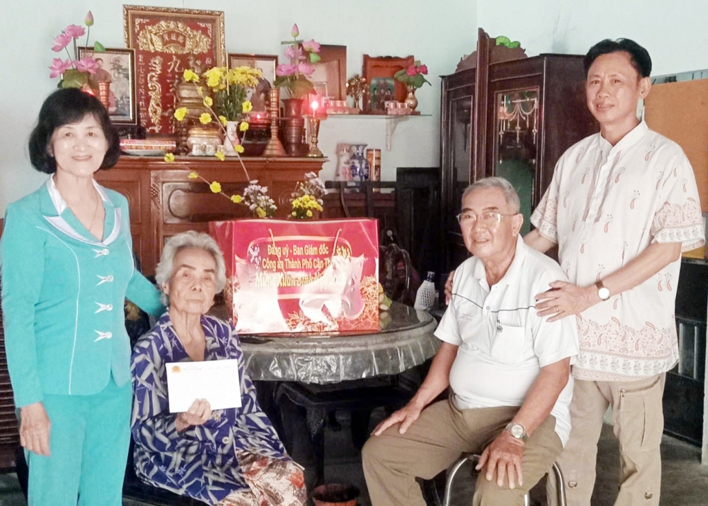 Tết Bính Ngọ ấm áp nghĩa tình với hội viên cựu CAND TP Cần Thơ