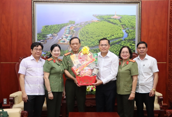 Hội Cựu CAND tỉnh Cà Mau chúc Tết các cơ quan Đảng, Nhà nước tỉnh