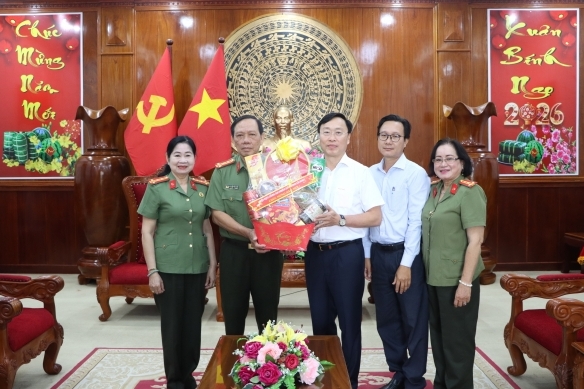 Hội Cựu CAND tỉnh Cà Mau chúc Tết các cơ quan Đảng, Nhà nước tỉnh
