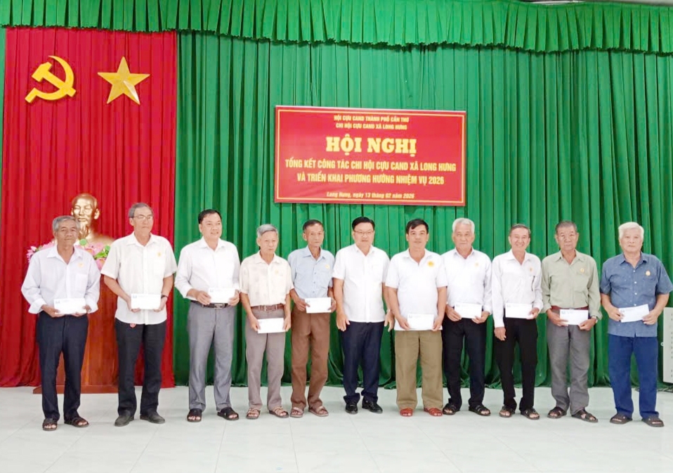 Cần Thơ: Ấm áp lễ trao quà Tết cho hội viên cựu CAND tại xã Long Hưng và An Ninh Cần Thơ: Ấm áp lễ trao quà Tết cho hội viên cựu CAND tại xã Long Hưng và An Ninh