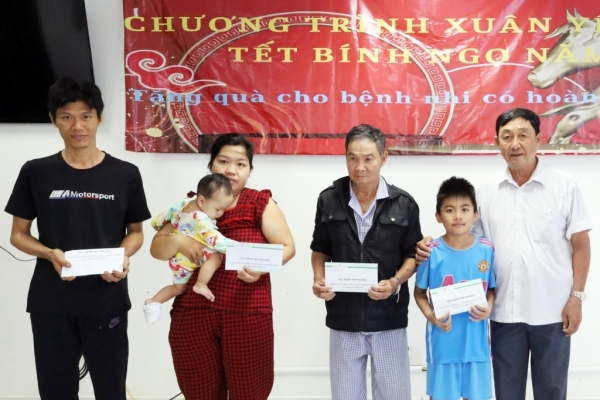 Đại tá Nguyễn Minh Chí: Mang xuân yêu thương đến với bệnh nhi nghèo tại Cần Thơ