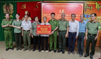 Hội Cựu CAND Việt Nam hỗ trợ 1,8 tỷ đồng xây nhà nghĩa tình Cựu CAND tại Vĩnh Long