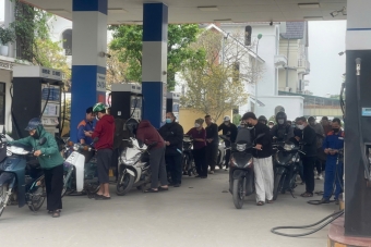 Bộ Công Thương kiến nghị khẩn trương bình ổn giá xăng dầu