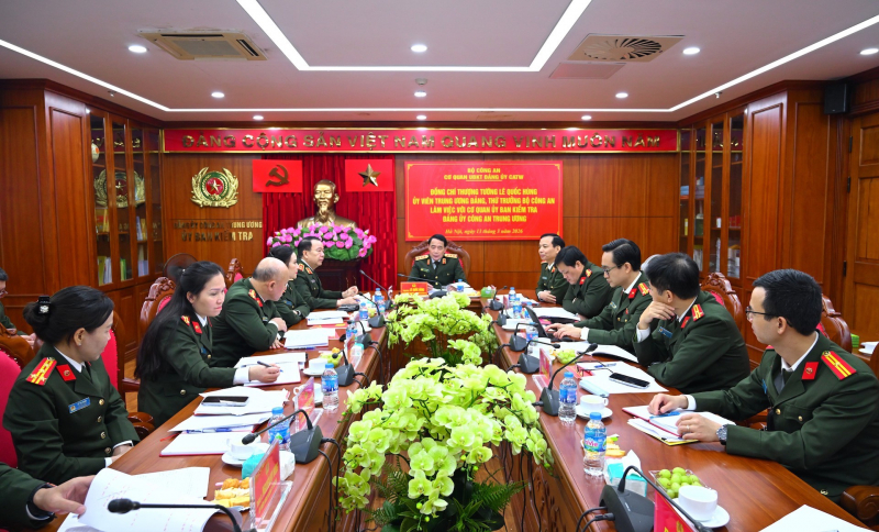 Cơ quan Ủy ban kiểm tra Đảng ủy Công an Trung ương phải gương mẫu đi đầu trong tất cả các mặt công tác -2