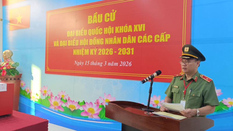 Cử tri cả nước thực hiện quyền và nghĩa vụ thiêng liêng của công dân