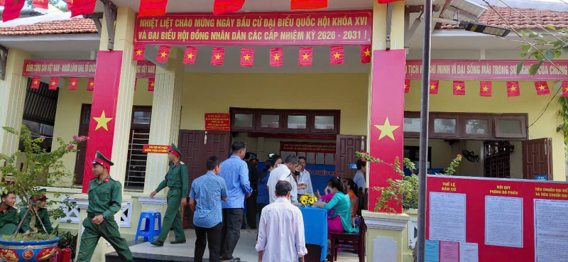 Cử tri cả nước thực hiện quyền và nghĩa vụ thiêng liêng của công dân