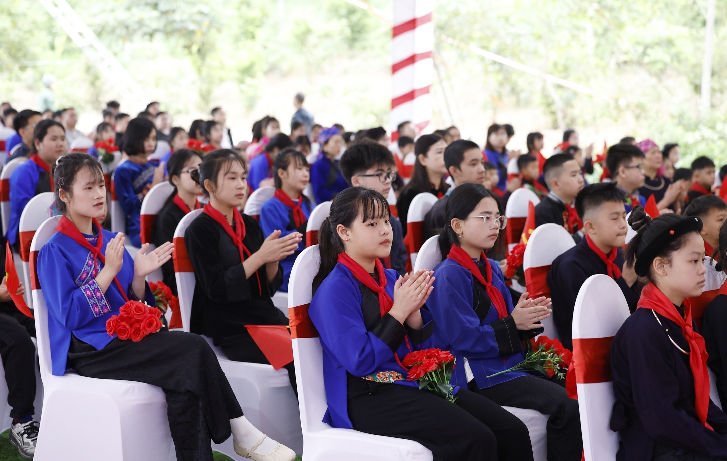 Tổng Bí thư và Thủ tướng dự Lễ khởi công, động thổ đồng loạt các trường nội trú liên cấp biên giới - Ảnh 11.