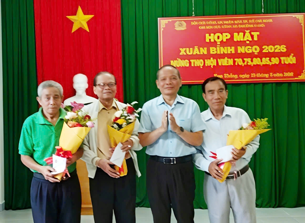 TP.HCM: Tổ Cựu CAND phường 7 (cũ) triển khai nhiệm vụ năm 2026 và tổ chức Lễ chúc thọ hội viên