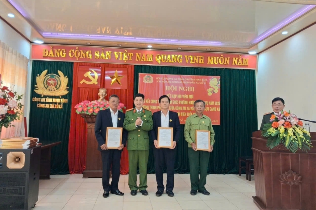 Ninh Bình: Chi hội Cựu CAND xã Cổ Lễ kết nạp hội viên mới