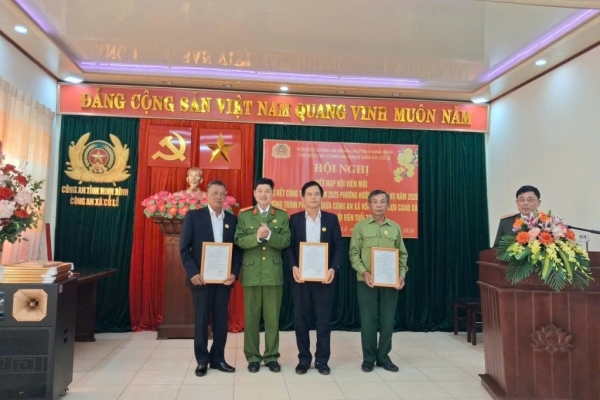 Ninh Bình: Chi hội Cựu CAND xã Cổ Lễ kết nạp hội viên mới