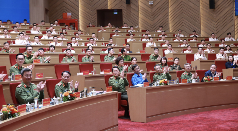 Đoàn Thanh niên Bộ Công an đón nhận Huân chương Bảo vệ Tổ quốc hạng Nhất -1