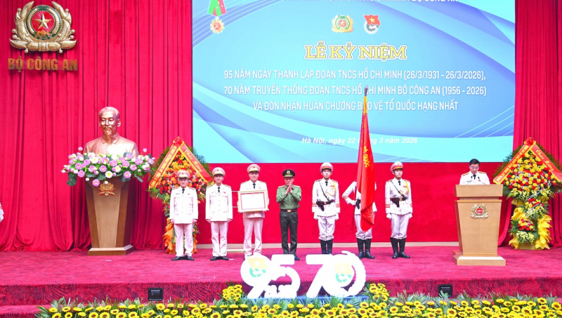 Đoàn Thanh niên Bộ Công an đón nhận Huân chương Bảo vệ Tổ quốc hạng Nhất -0