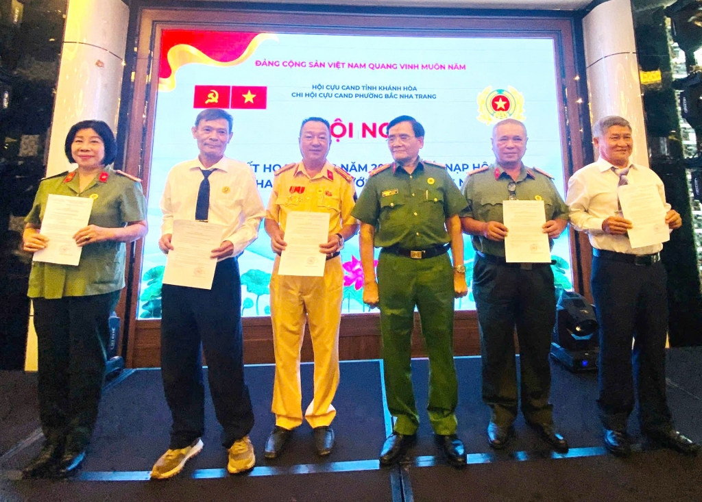 Khánh Hòa: Chi hội Cựu CAND phường Bắc Nha Trang tổng kết công tác năm 2025 và kết nạp hội viên mới