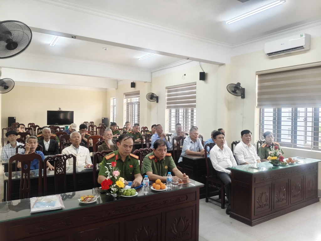 Ninh Bình: Chi hội Cựu CAND phường và Công an phường Mỹ Lộc ký kết Chương trình phối hợp trong công tác bảo đảm an ninh, trật tự