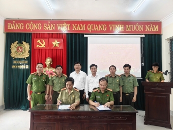 Ninh Bình: Chi hội Cựu CAND phường và Công an phường Mỹ Lộc ký kết Chương trình phối hợp trong công tác bảo đảm an ninh, trật tự