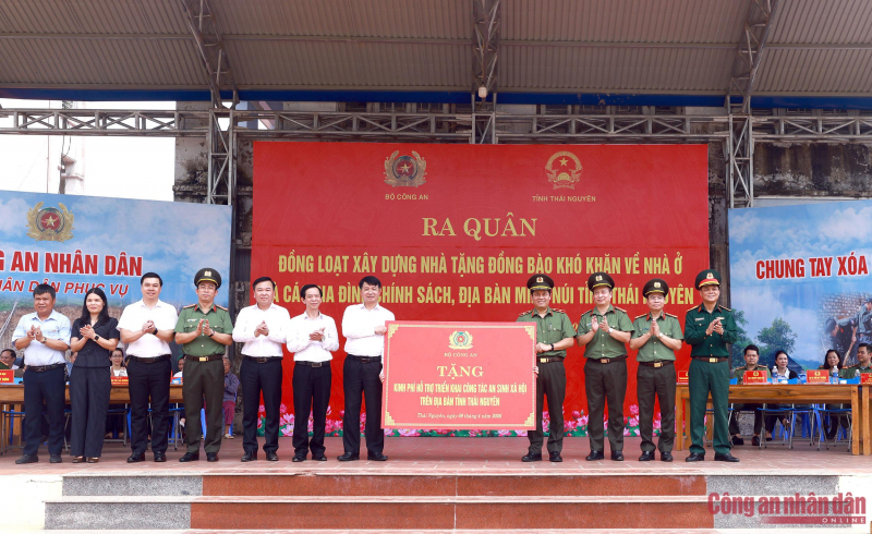 Từ những căn nhà nghĩa tình đến thế trận lòng dân vững chắc -0