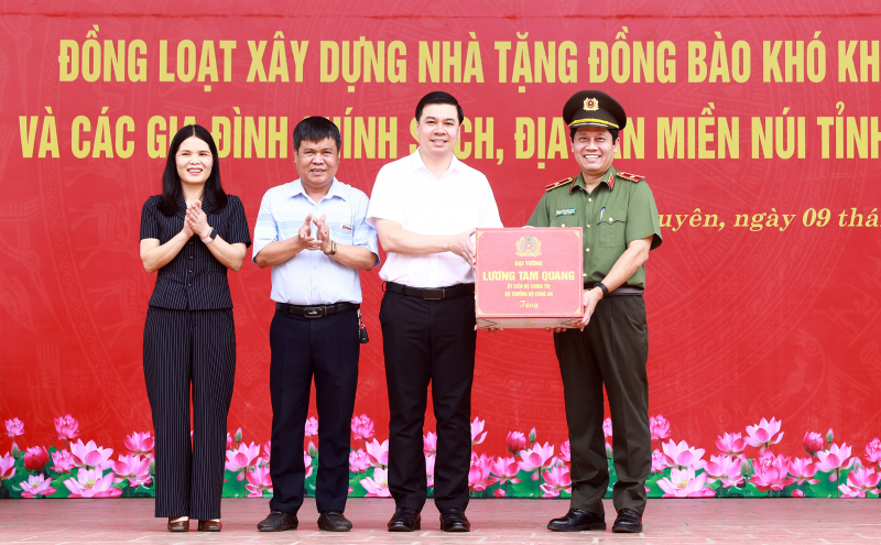 Từ những căn nhà nghĩa tình đến thế trận lòng dân vững chắc -0