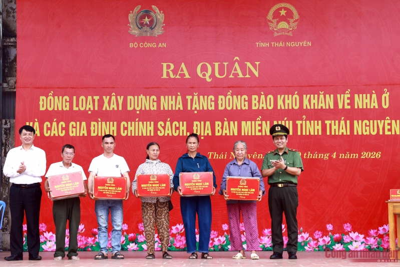 Từ những căn nhà nghĩa tình đến thế trận lòng dân vững chắc