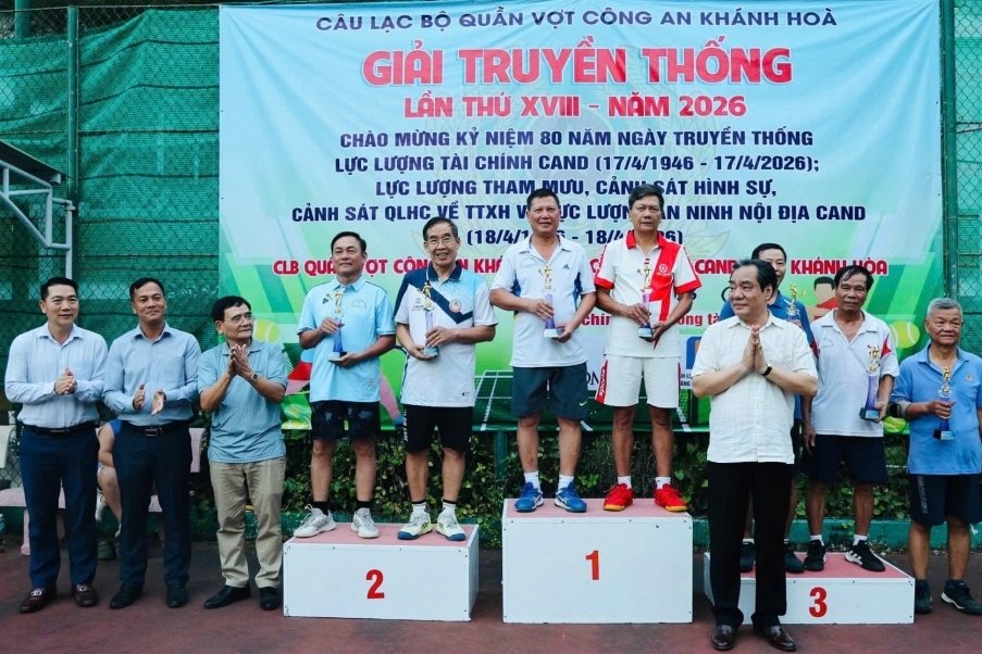 CLB quần vợt Hội Cựu CAND Nam Khánh Hòa tham gia giải truyền thống của CLB Công an Khánh Hòa