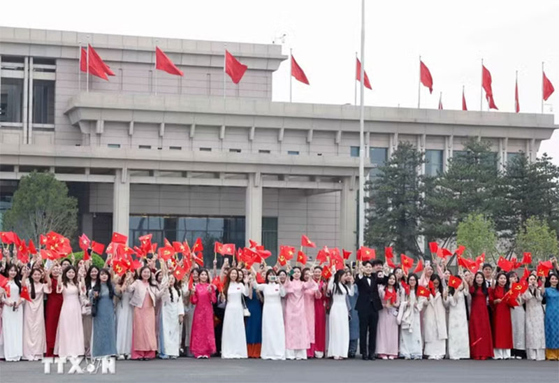 Tổng Bí thư, Chủ tịch nước và Phu nhân bắt đầu thăm cấp Nhà nước đến Trung Quốc -0