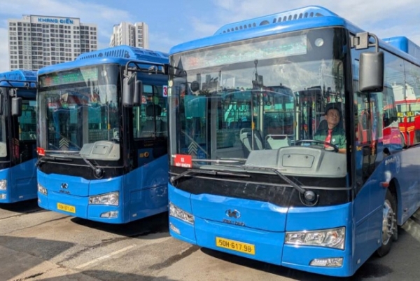 Tạo đột phá từ xe buýt “sạch” và miễn phí đi lại bằng xe buýt